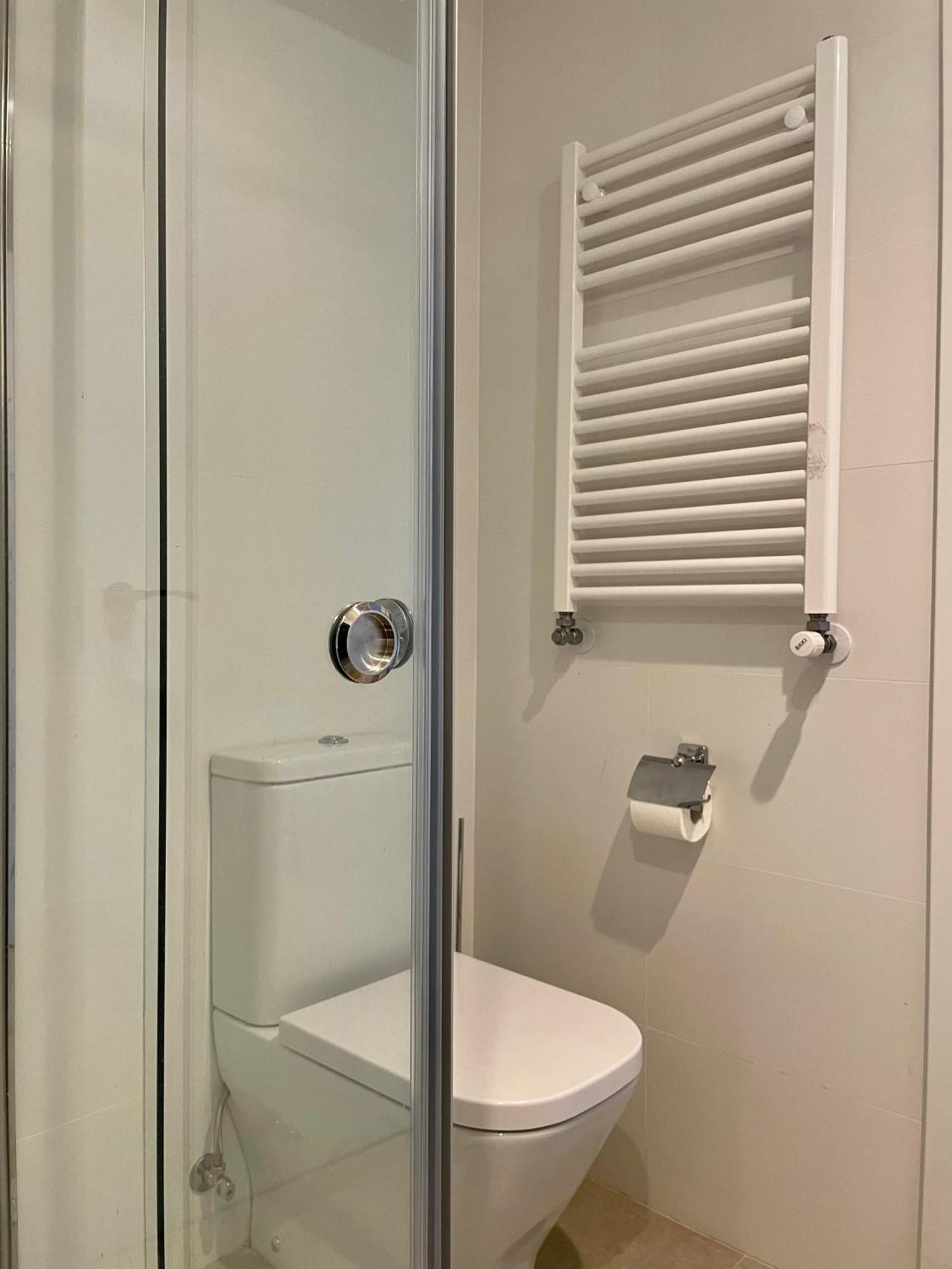 Piso De 2 Habitaciones En Centro, Zona Muy Tranquila Con Playa A 2 Min Andando 希洪 外观 照片